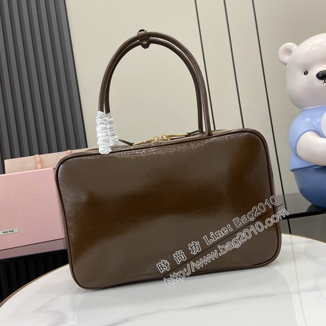 MIU MIU專櫃繆繆最新款公事包小牛皮手提包 jh2885型號：5BB117
